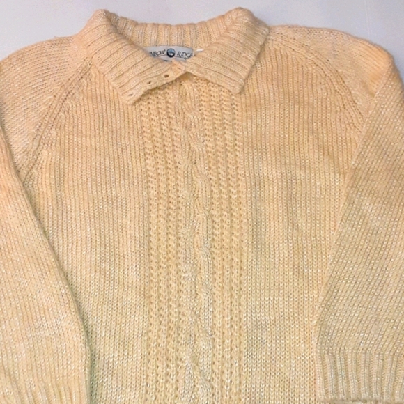 SWEATER YELLOW Knit 4 Season Size Medium - Picture 1 of 5